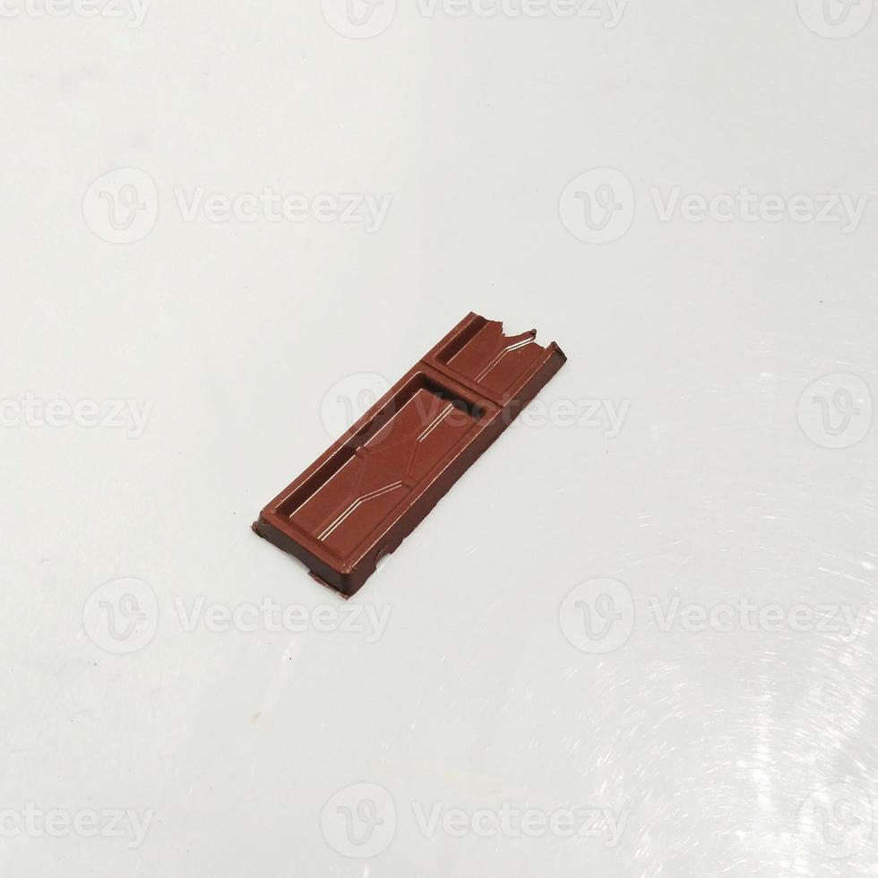 barre de chocolat isolé sur fond blanc photo