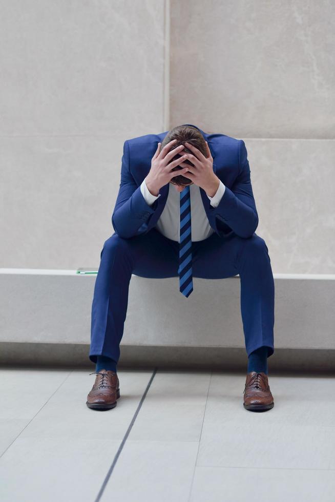 jeune homme d'affaires frustré photo