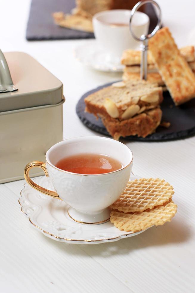 thé avec biscuit, concept après-midi thé photo