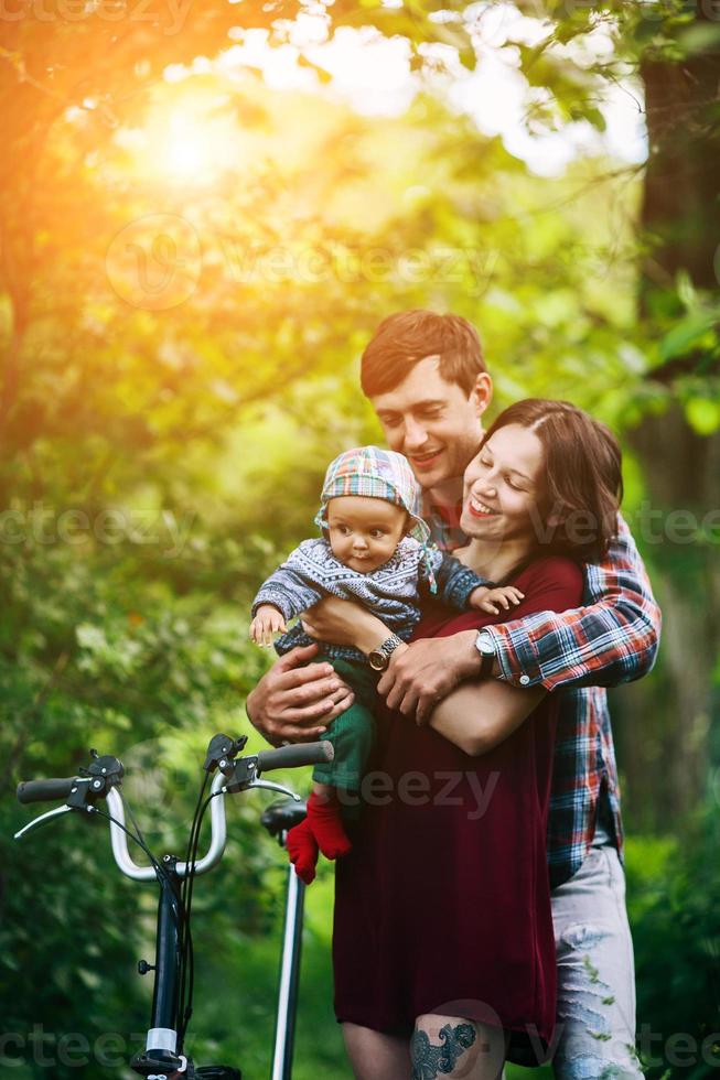 portrait de famille en plein air photo