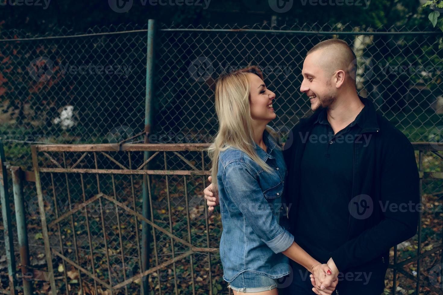 portrait de couple en plein air photo