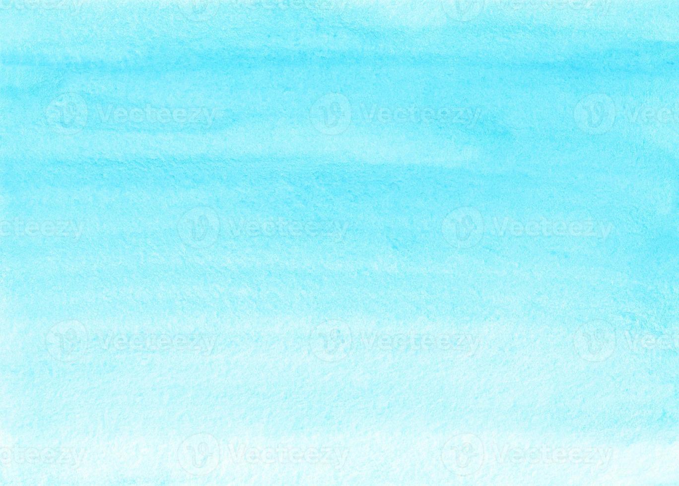 texture d'arrière-plan bleu ciel clair aquarelle ombre. toile de fond dégradé céruléen pastel abstrait aquarelle. modèle tendance horizontal aquarelle. papier texturé. photo