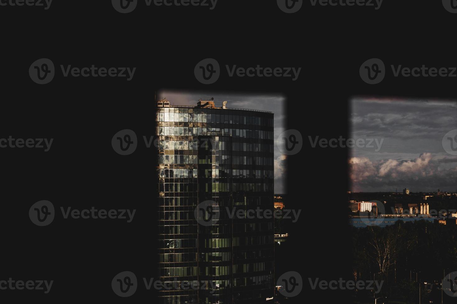 mur de verre dans un bureau moderne photo