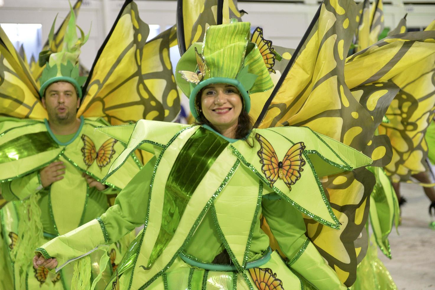 rio de janeiro, rj brésil - 09 février 2018 - défilé de l'école de samba à sambodromo. rensacer de jacarepagua pendant le festival à la rue marques de sapucai. photo