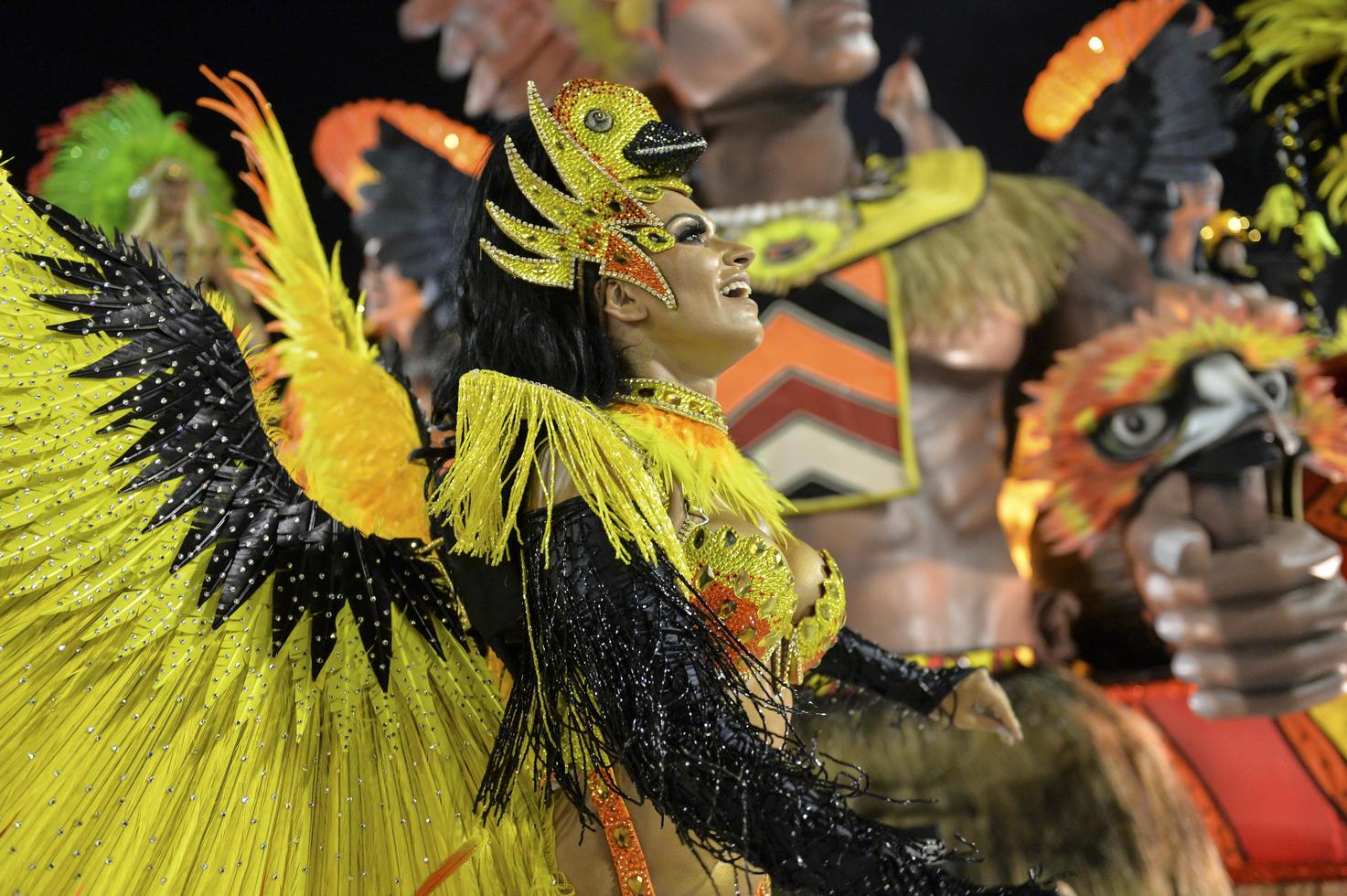 rio de janeiro, rj brésil - 09 février 2018 - défilé de l'école de samba à sambodromo. rensacer de jacarepagua pendant le festival à la rue marques de sapucai. photo