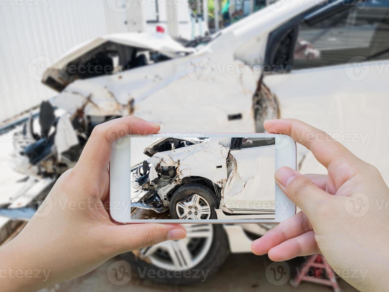 prendre une photo des dommages causés par un accident de voiture