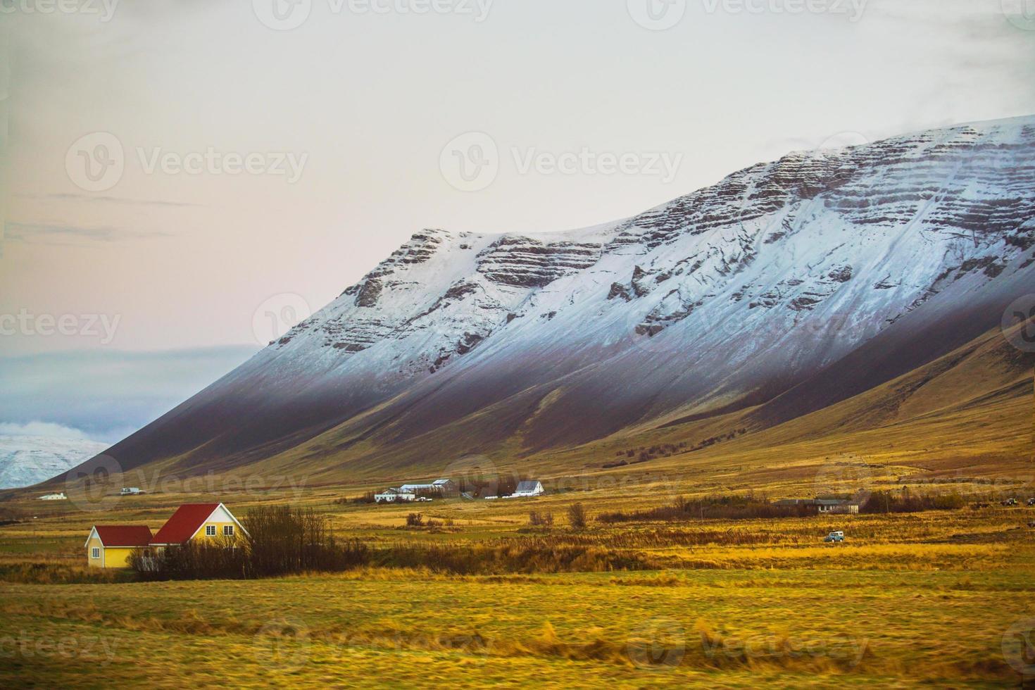 vue latérale de la route 1, ou rocade, Islande photo