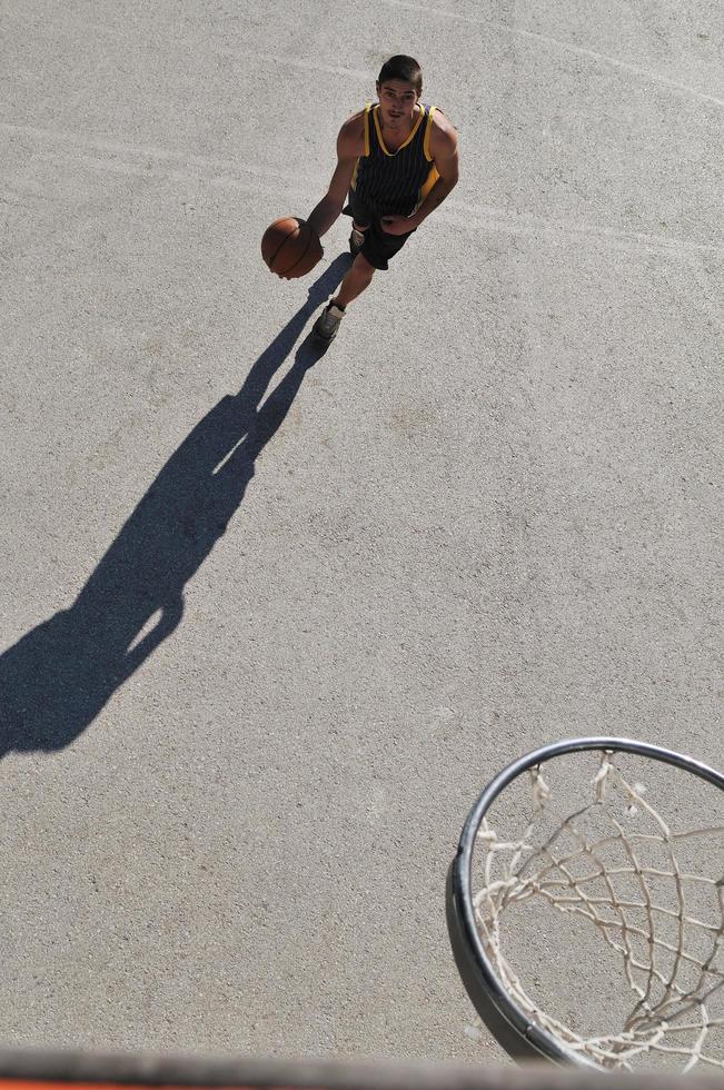 vue sur le basket de rue photo