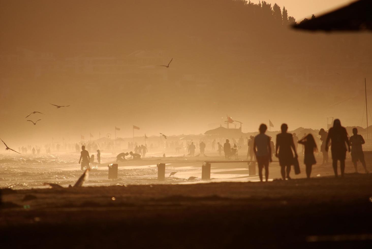 foule sur la plage photo