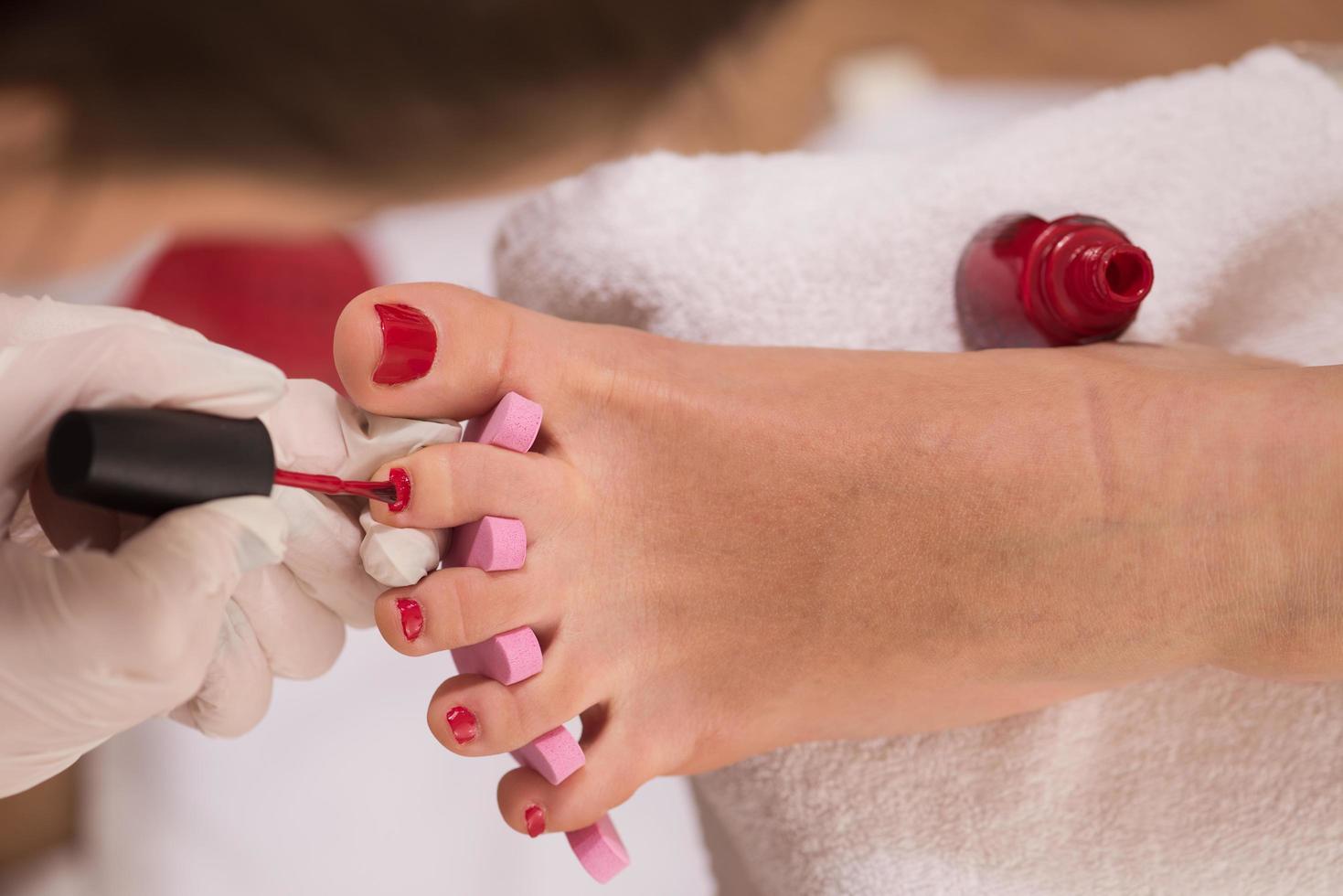 pieds féminins au salon de spa photo