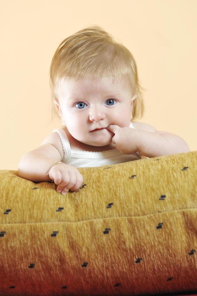 mignon petit bébé closeup portrait photo