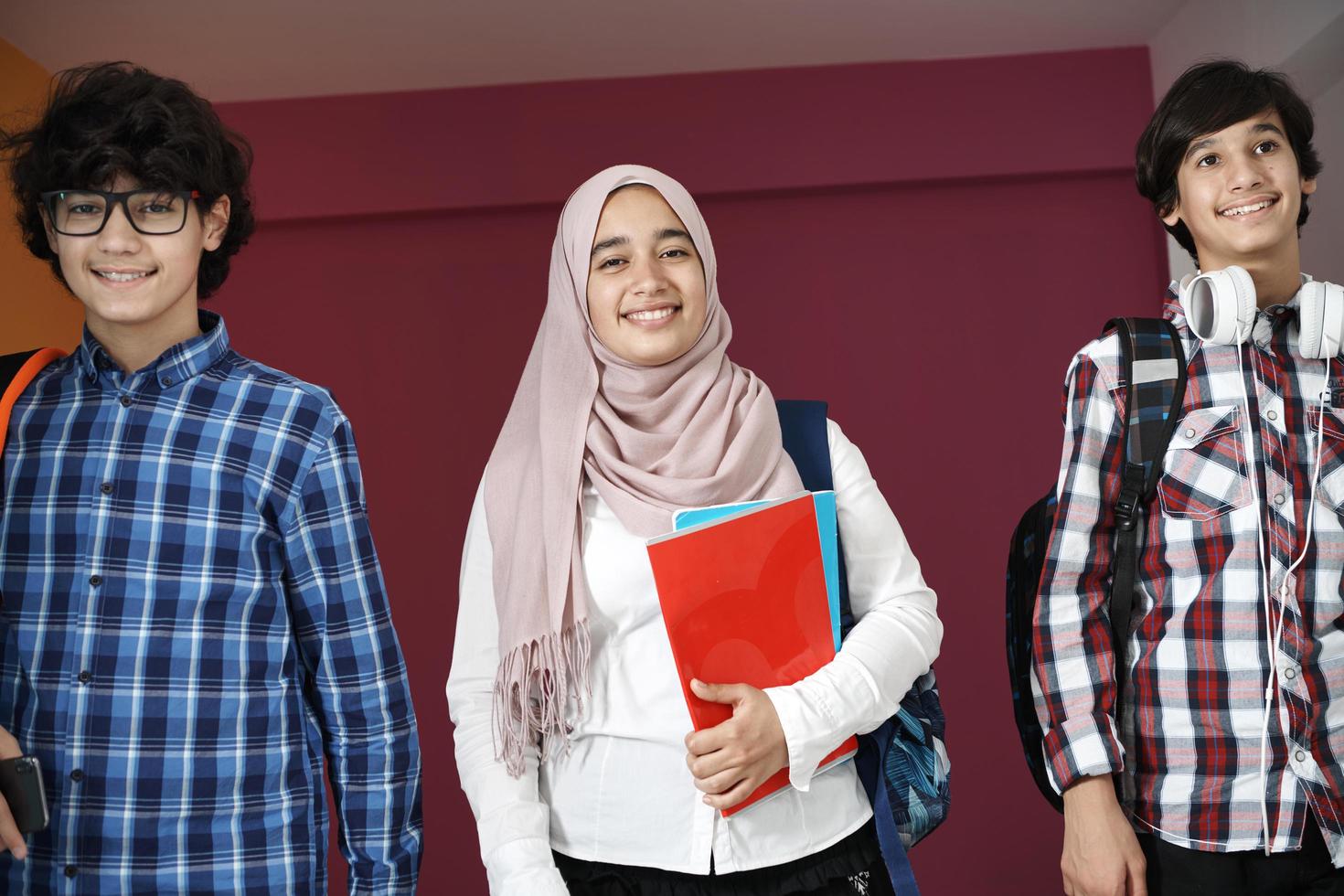 groupe d'adolescents arabes photo