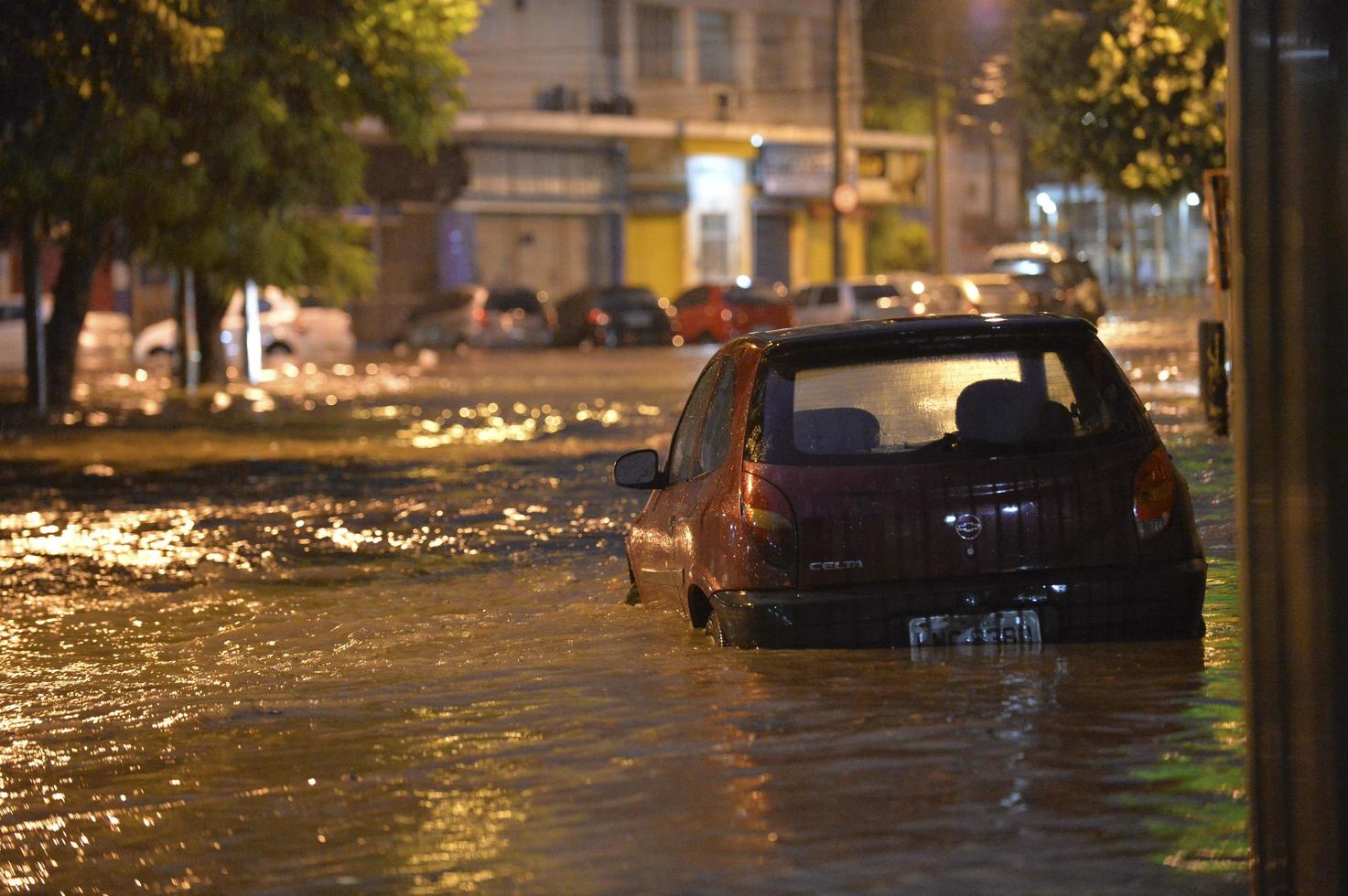 inondation dans la ville de rio de janeiro photo