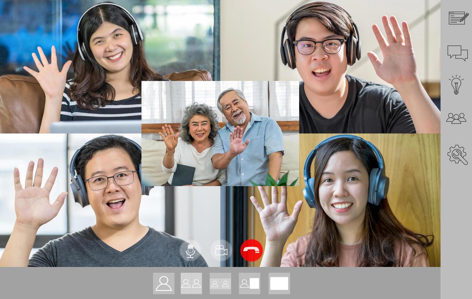 gens d'affaires asiatiques disant bonjour avec leurs coéquipiers photo