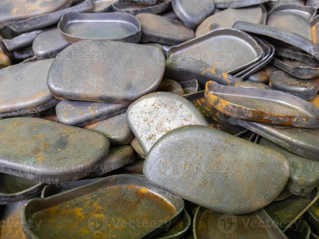 fond plein cadre de nombreuses pièces embouties en tôle avec opération de tirage photo