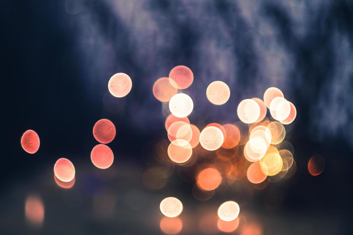 lumières défocalisées sur fond sombre photo