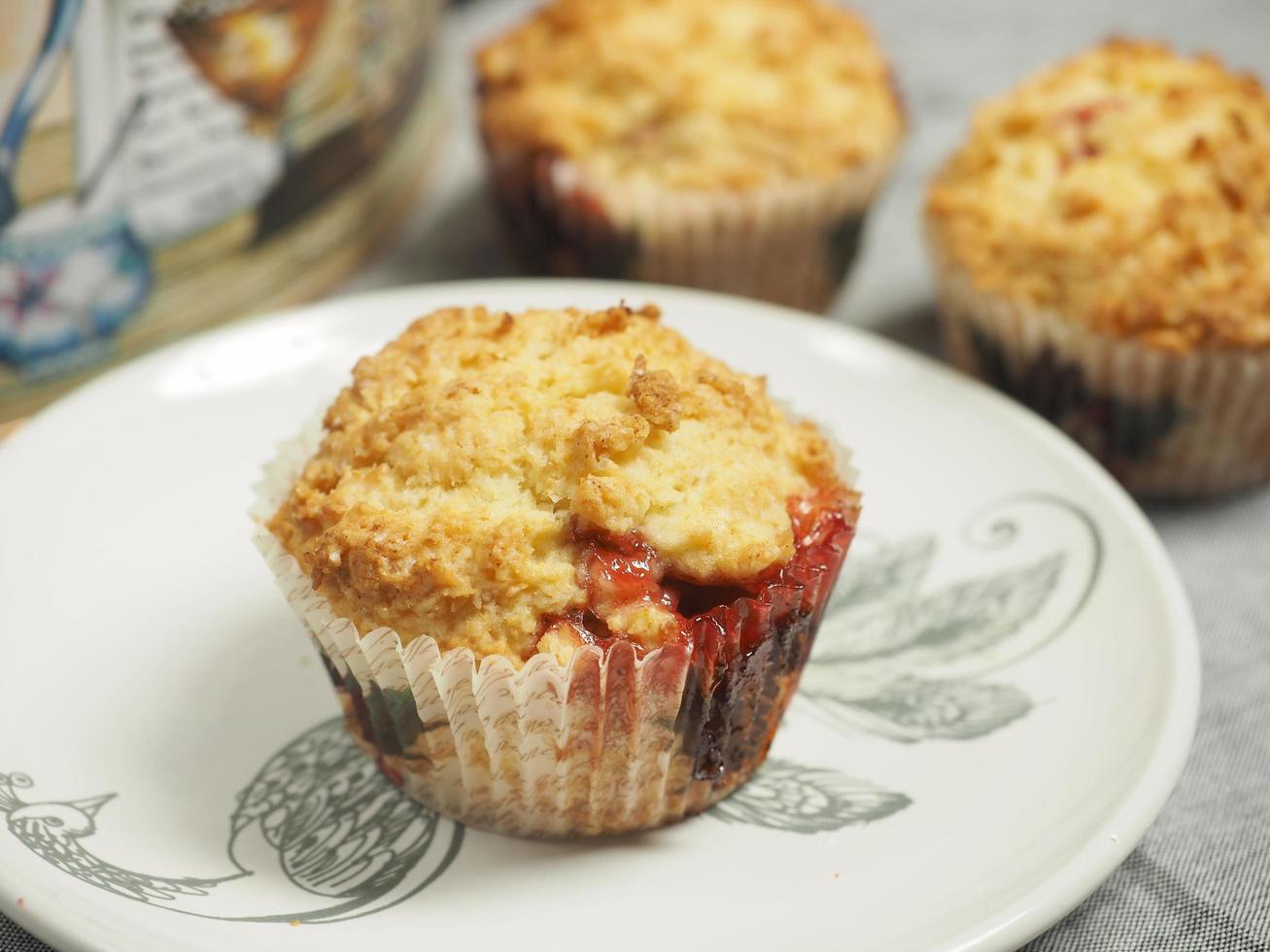 muffin maison sur assiette photo