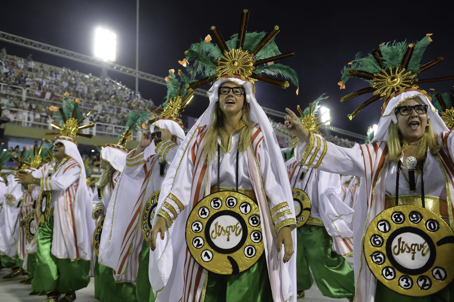 rio, brésil - 12 février 2018 - défilé de l'école de samba à sambodromo. grand rio photo