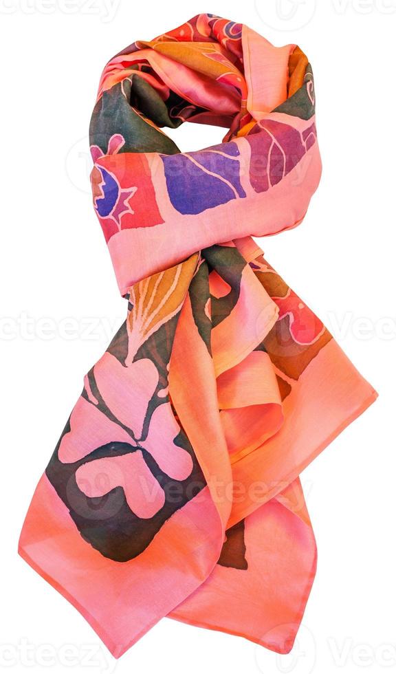 foulard noué en soie batik rouge à motif fleuri photo