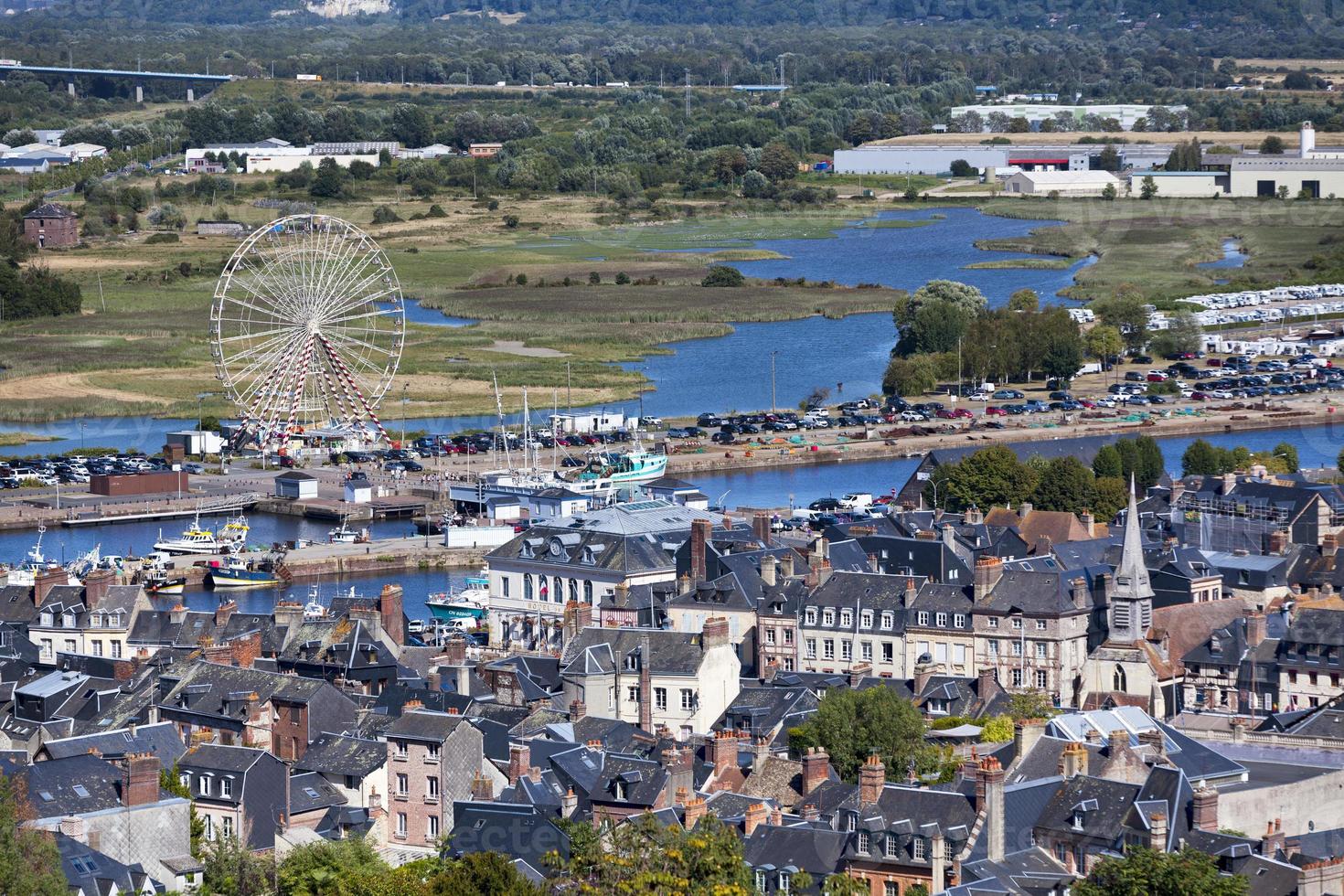 paysage urbain de honfleur dans le calvados photo