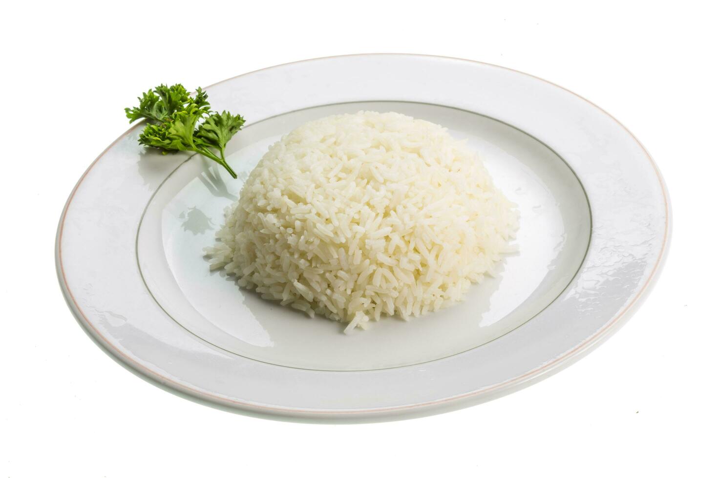 riz bouilli sur blanc photo