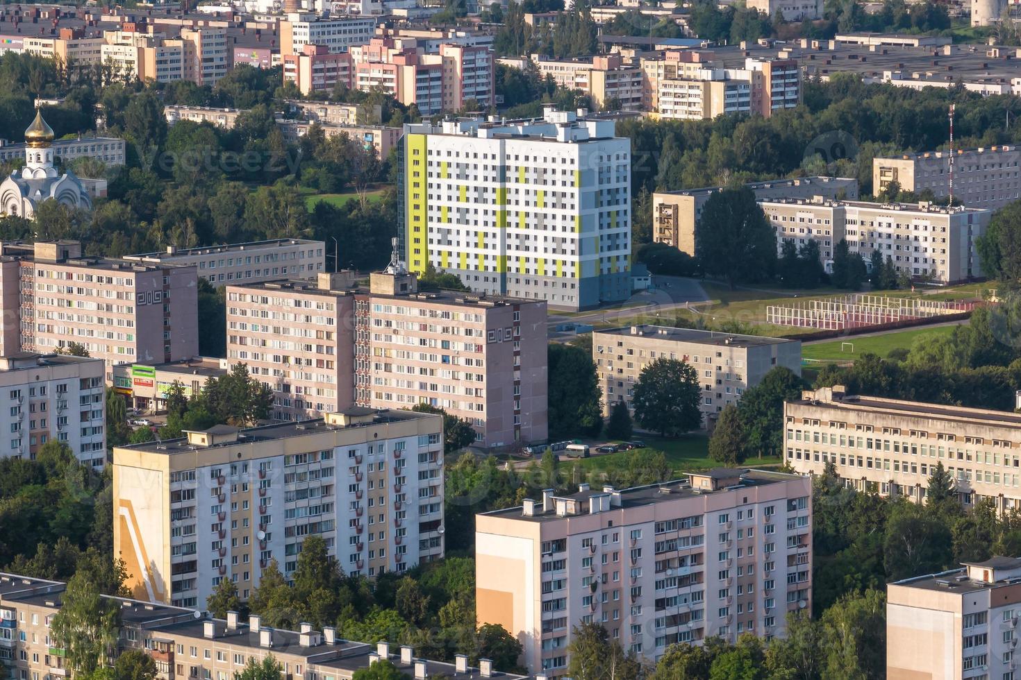 vue panoramique aérienne du quartier résidentiel des immeubles de grande hauteur photo