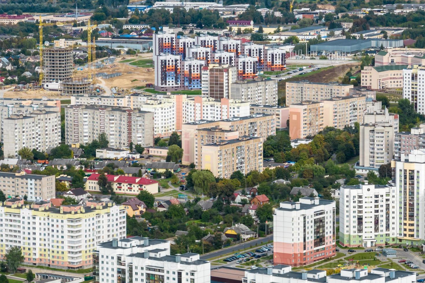 vue panoramique aérienne du quartier résidentiel des immeubles de grande hauteur photo