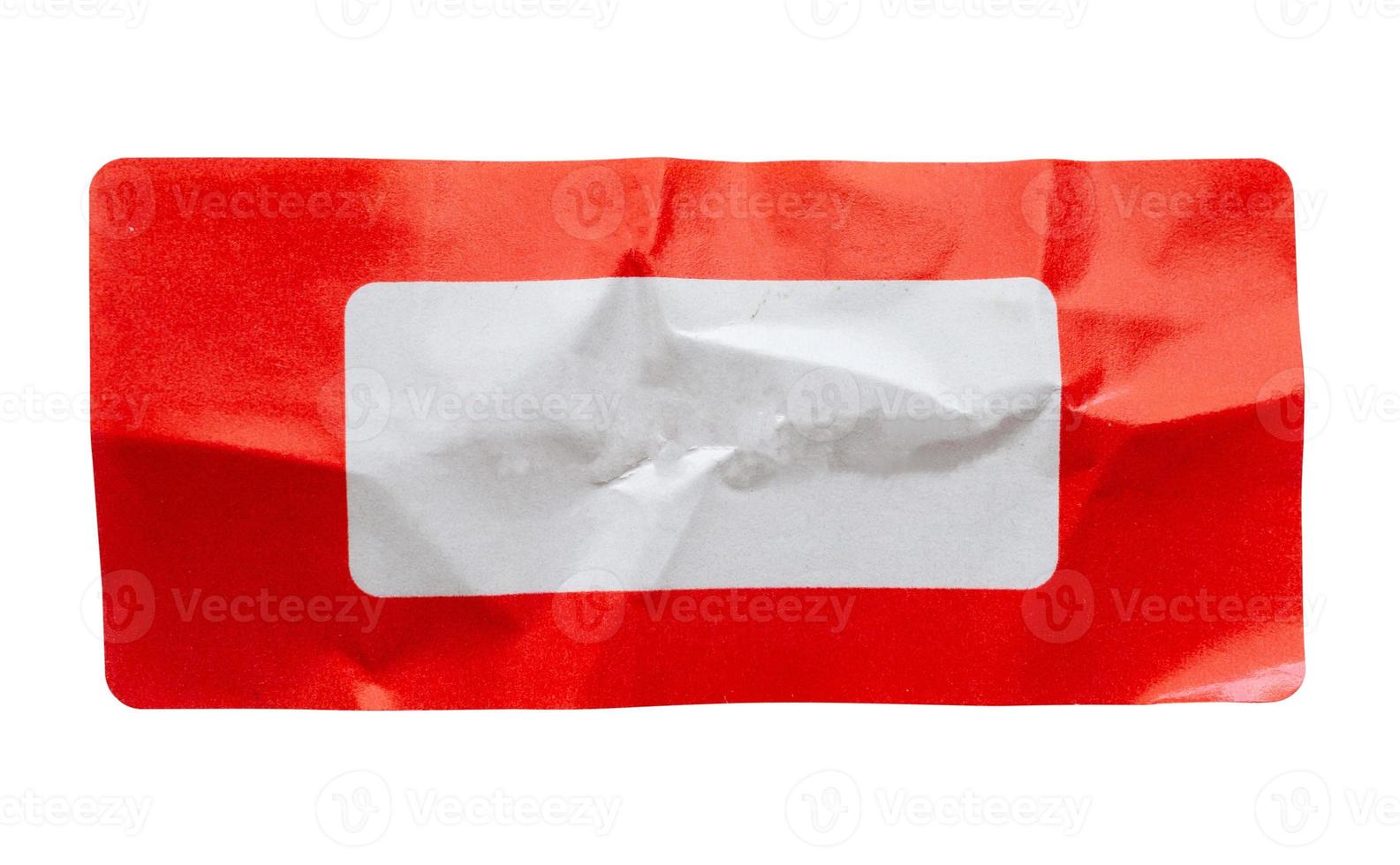 Étiquette autocollante papier rouge isolé sur fond blanc photo