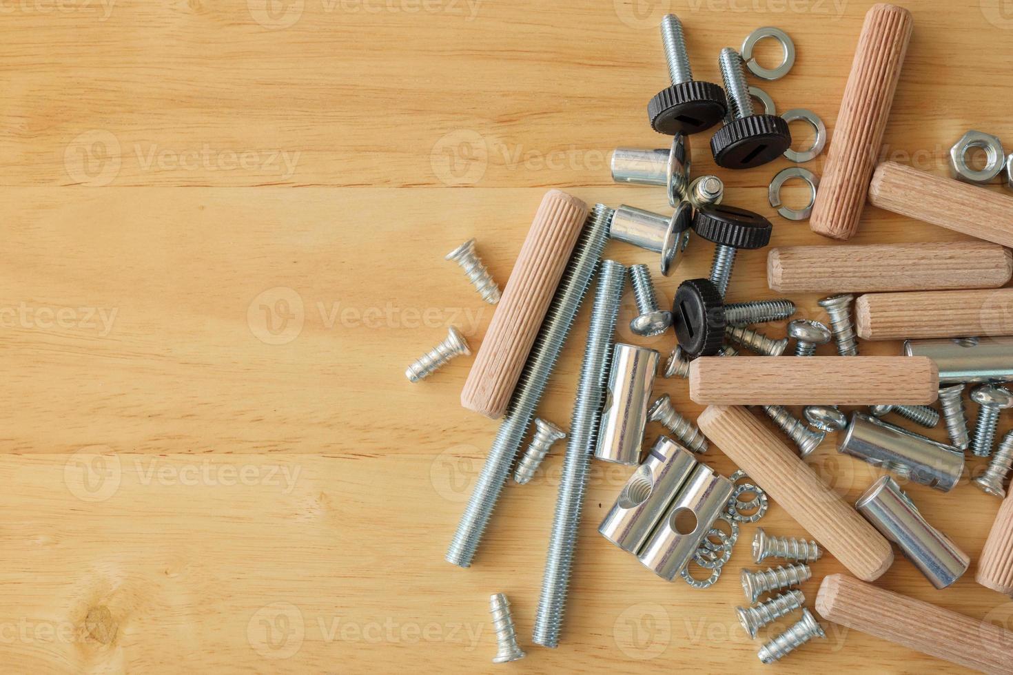kit d'outils de montage de meubles avec clé à douille à vis et boulon  13007360 Photo de stock chez Vecteezy