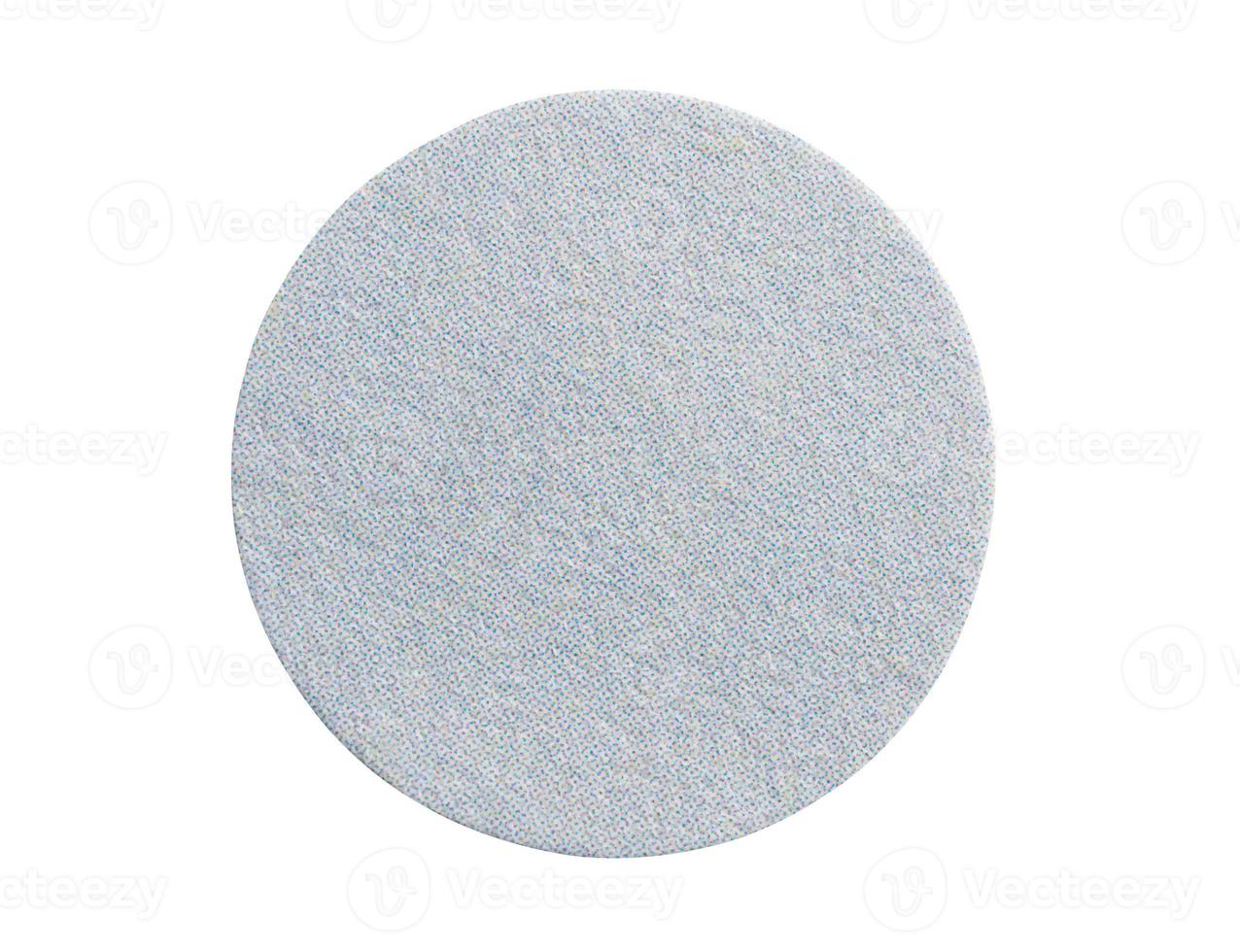 Étiquette autocollante en papier gris rond blanc isolé sur fond blanc photo