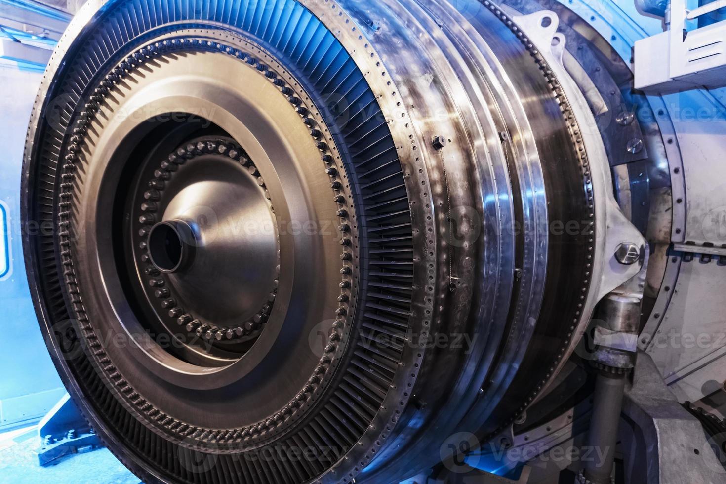 rotor de turbogénérateur avec pales et disques, vue intérieure. photo