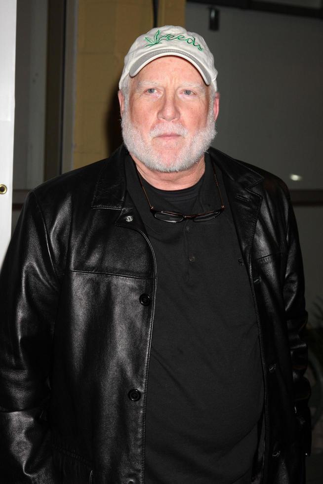 los angeles oct 5 - richard dreyfus arrive à 1 voix pour le film home at renberg theatre at the village le 5 octobre 2010 à los angeles, ca photo