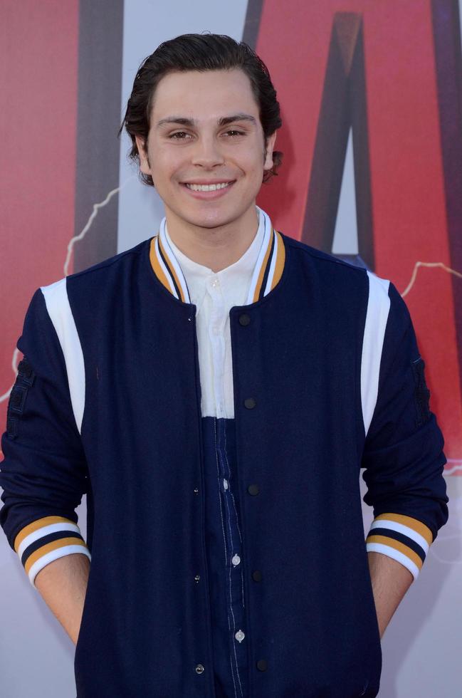 los angeles - 5 février - jake t. austin à la première projection de la série locke and key au théâtre égyptien le 5 février 2020 à los angeles, ca photo