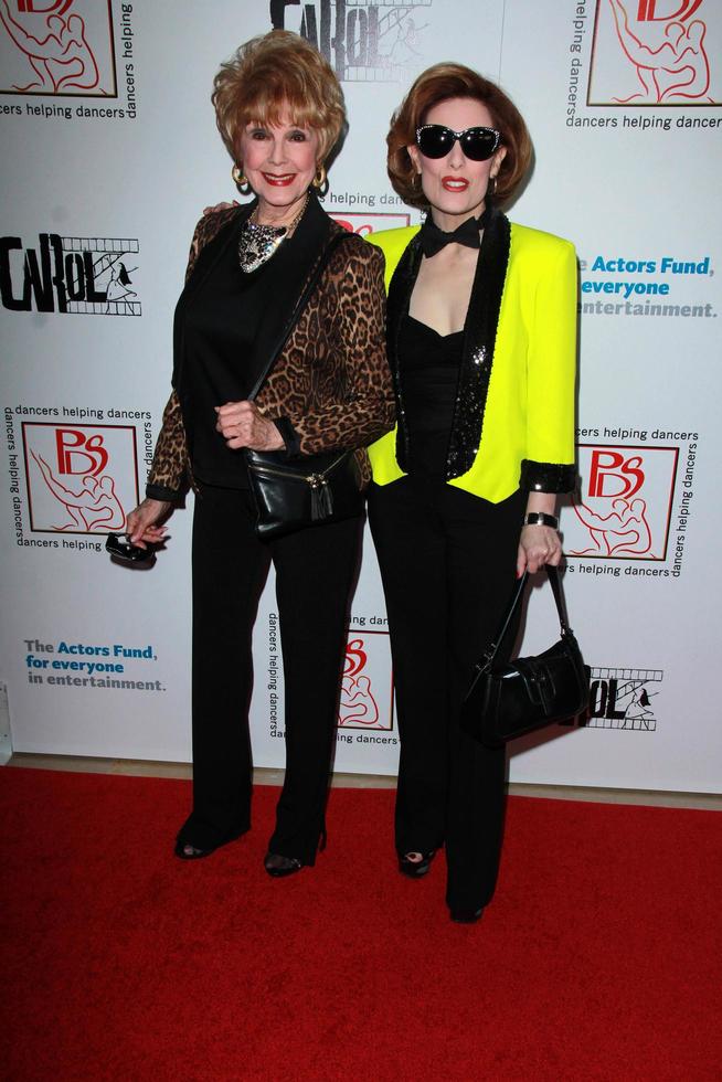 los angeles - 29 mars - karen sharpe kramer, kat kramer au 28e déjeuner annuel de remise des prix gitans au beverly hilton hotel le 29 mars 2015 à beverly hills, ca photo