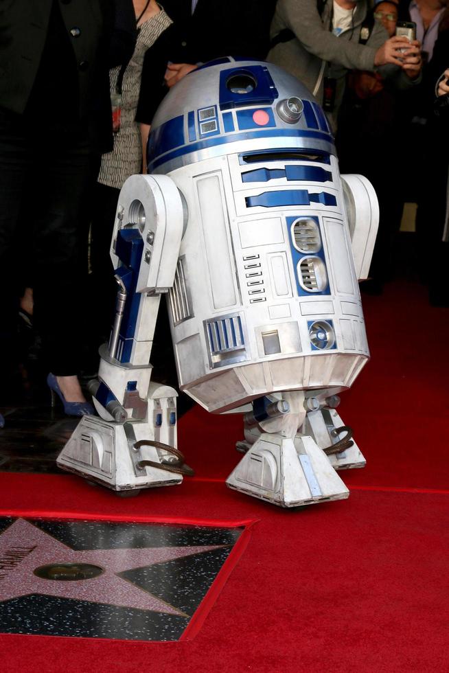 Los angeles - 8 mars - r2d2 à la cérémonie des étoiles de Mark Hamill sur le Hollywood Walk of Fame le 8 mars 2018 à los angeles, ca photo