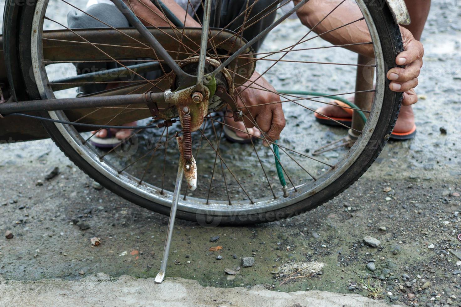 vieux vélo pompe photo