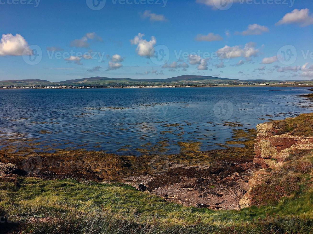 une vue sur l'île de man en été photo