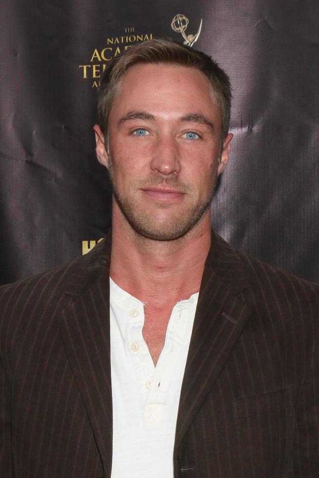 los angeles, 27 avril - kyle lowder à la réception des nominés des prix daytime emmy 2016 au musée hollywood le 27 avril 2016 à los angeles, ca photo