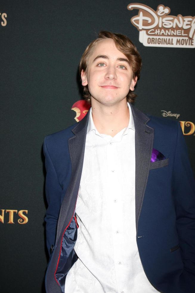 Los angeles, 24 juillet - zachary gibson à la première projection des descendants aux studios walt disney le 24 juillet 2015 à burbank, ca photo