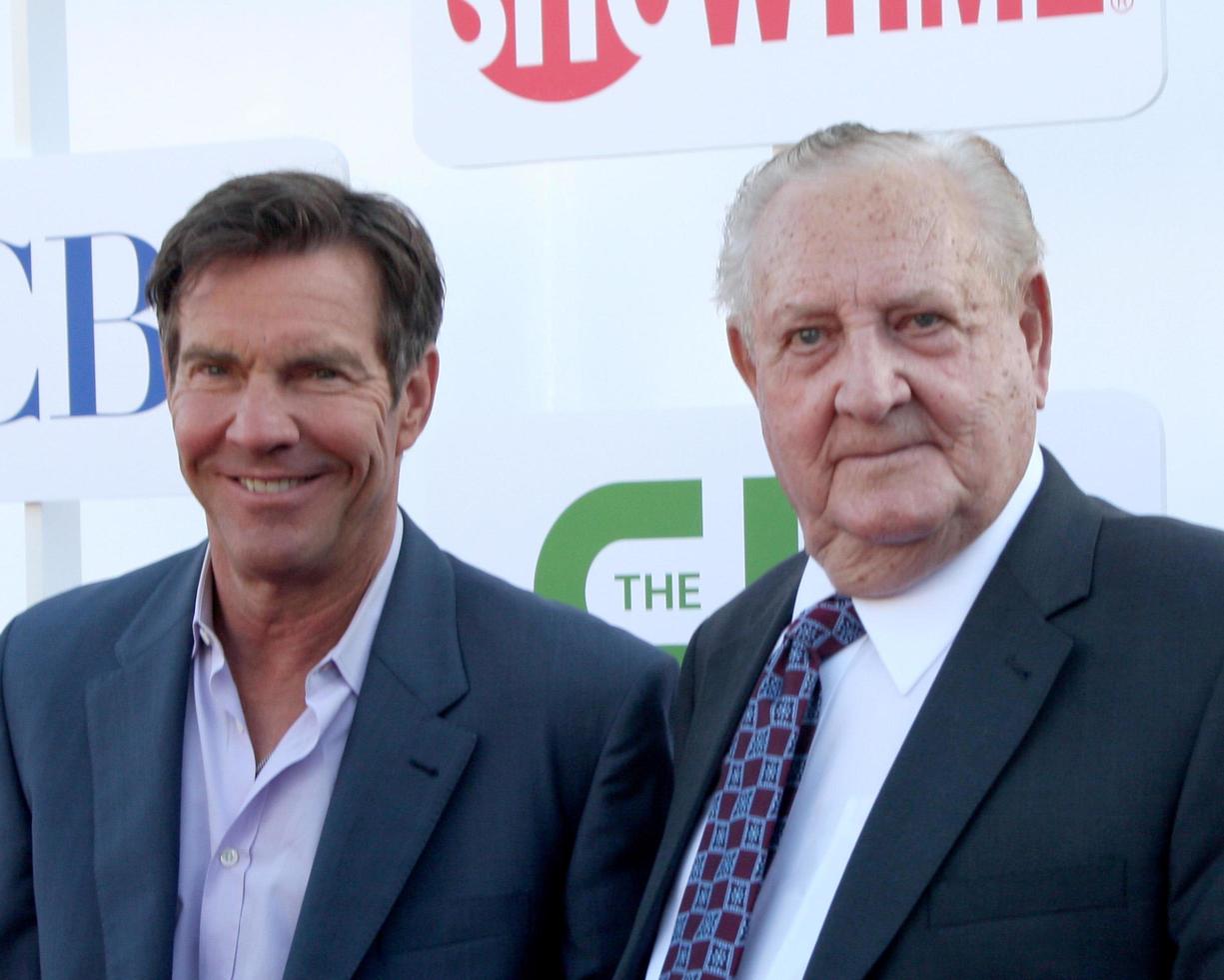 los angeles, 29 juillet - dennis quaid, ralph lamb arrive au cbs, cw et showtime 2012 summer tca party au parking adjacent de l'hôtel beverly hilton le 29 juillet 2012 à beverly hills, ca photo