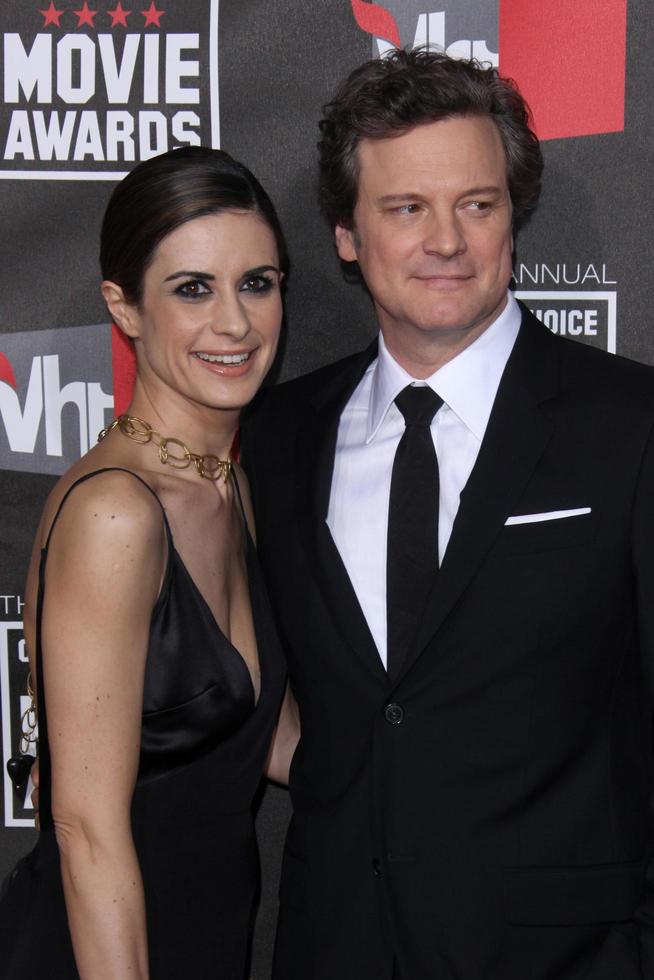 los angeles, jan 14 - livia giuggioli colin firth arrive au 16e prix annuel du film choix des critiques au hollywood palladium le 14 janvier 2011 à los angeles, ca photo