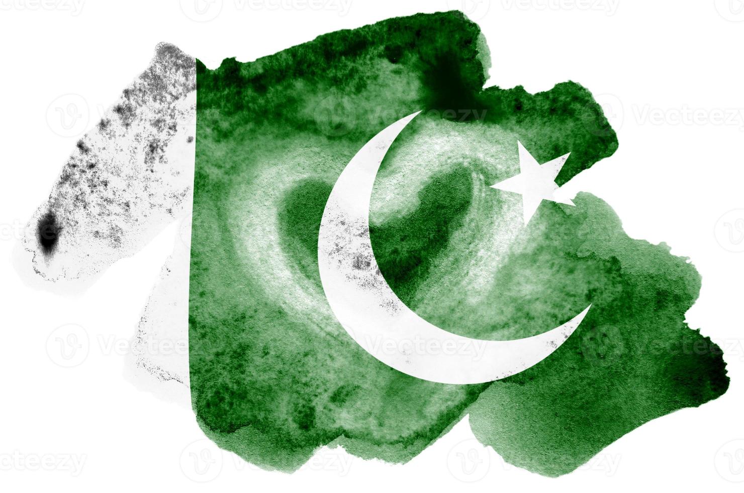 le drapeau du pakistan est représenté dans un style aquarelle liquide isolé sur fond blanc photo