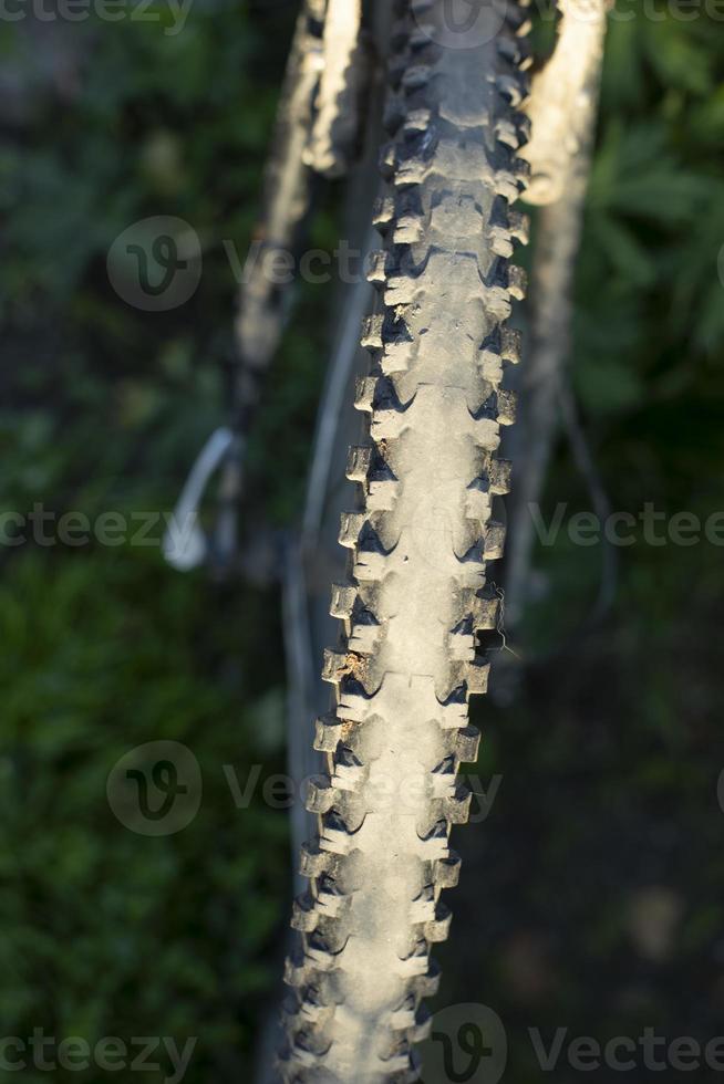 roue de vélo. protecteur de roue. pneu en caoutchouc. photo