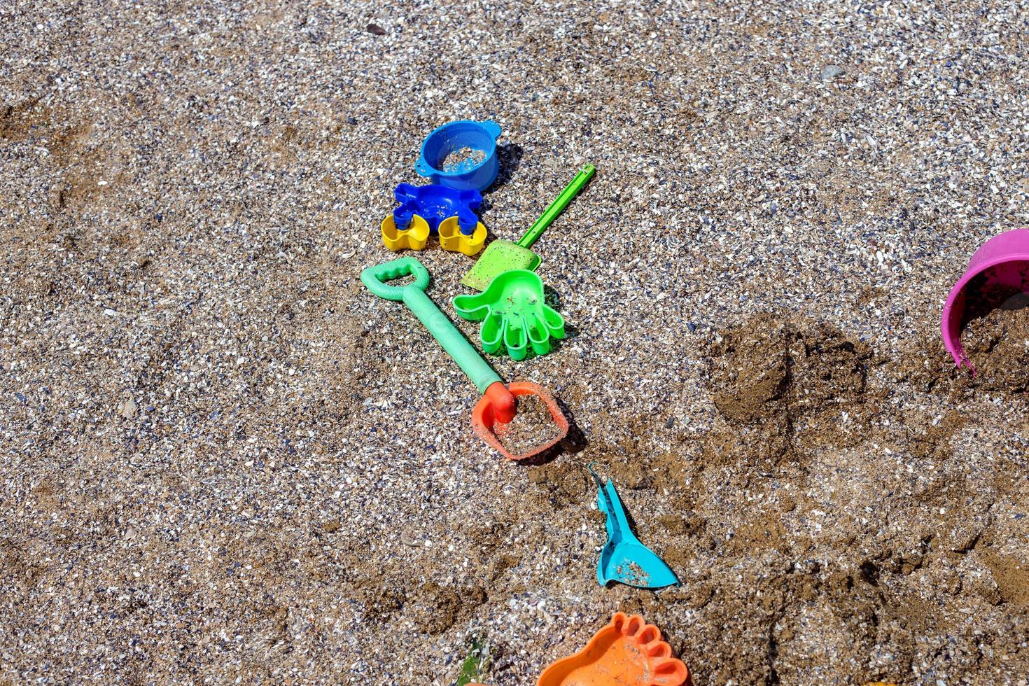 heure d'été sur la plage et les jouets. vacances photo