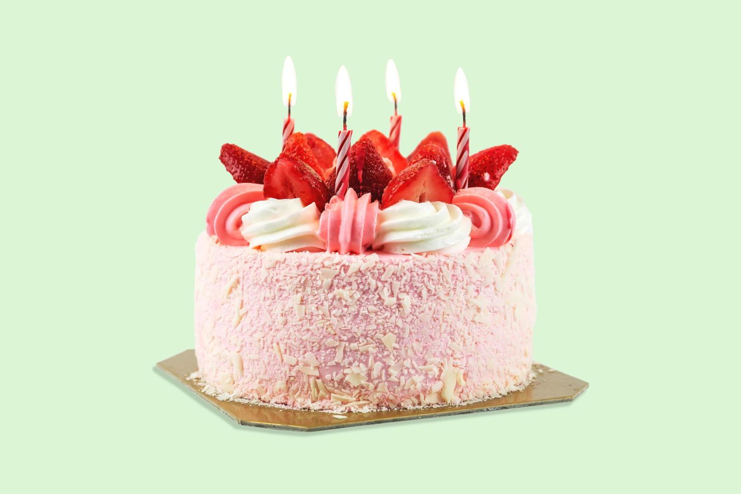 gâteau d'anniversaire aux fraises photo