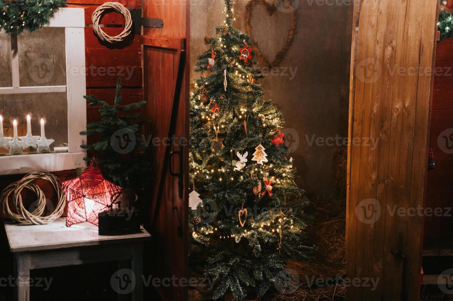 arbre de noël lumière rougeoyante photo