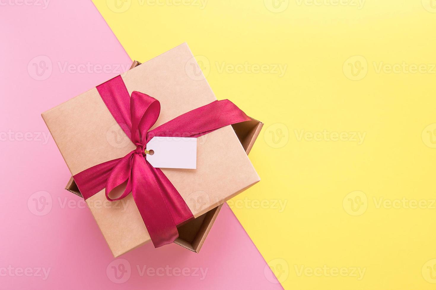 Bon cadeau à pois multicolores avec enveloppe et étiquette 13,5x17cm - par  6 - RETIF