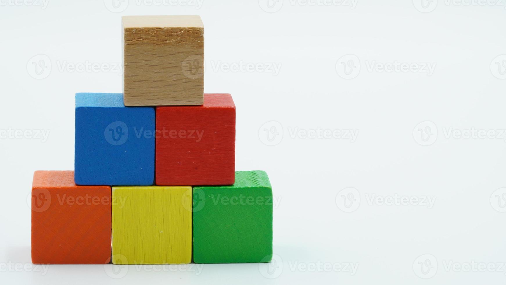 blocs de construction en bois cubes de construction en bois photo