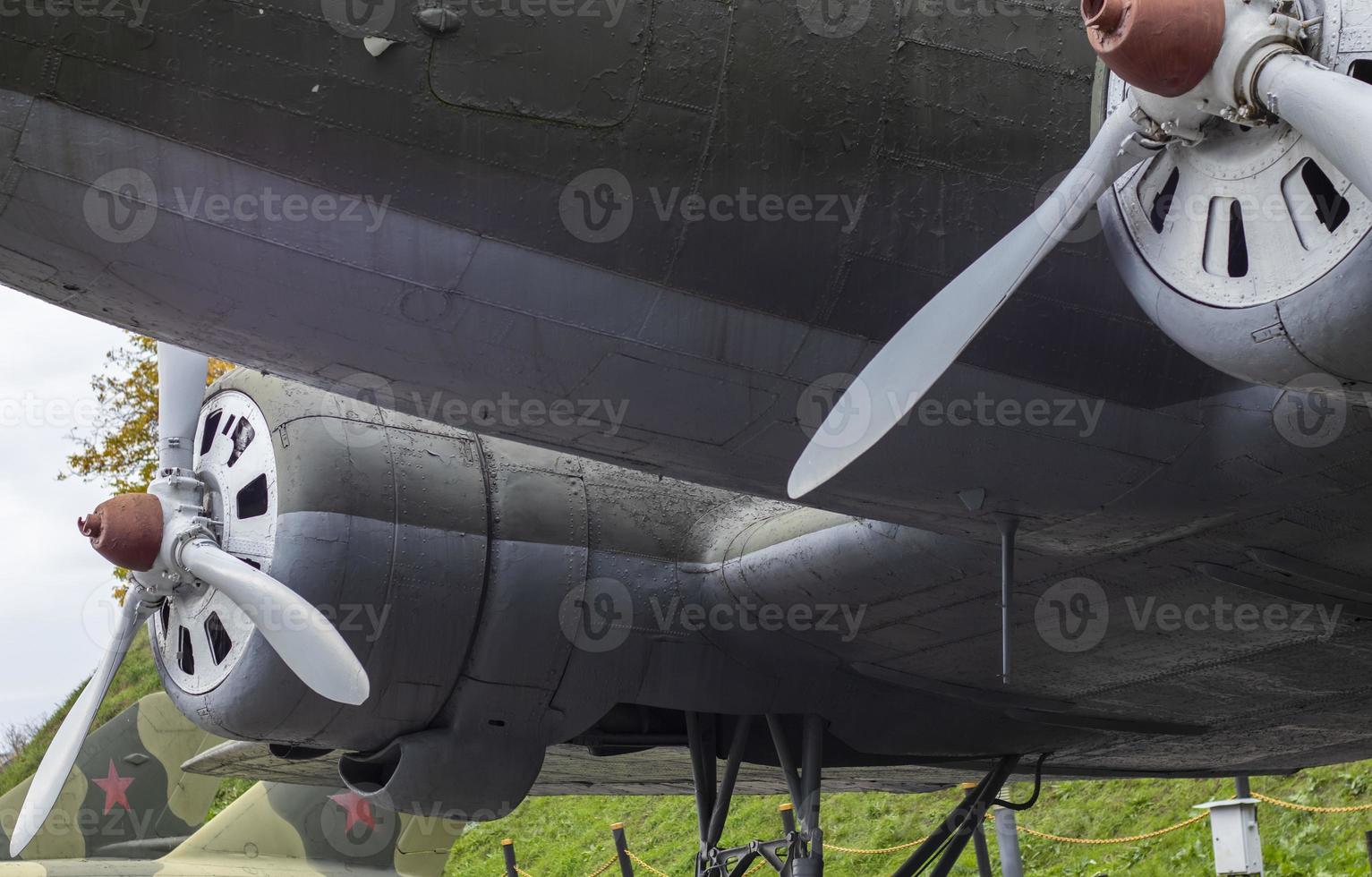 avion soviétique de transport de passagers et militaire à piston à moyenne portée de la seconde guerre mondiale li-2. photo