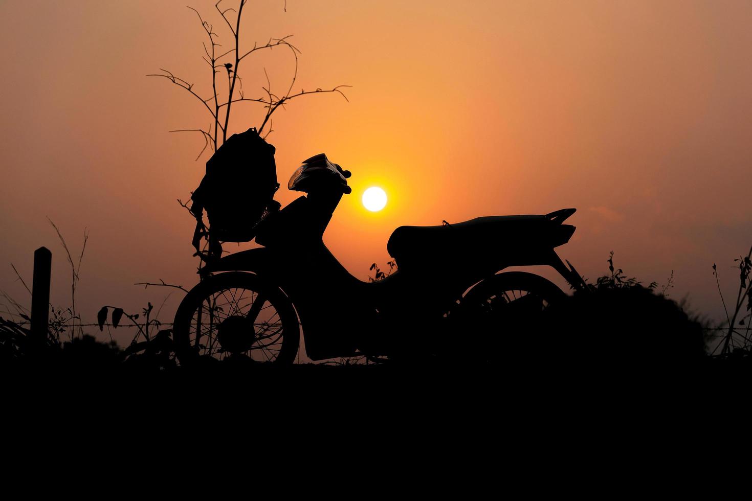 silhouette de moto photo